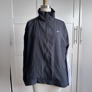 Nike black & white women’s lightweight jacket sz 12/14